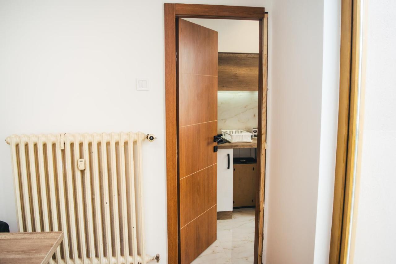 Aparment Theatre Apartment Nis Ngoại thất bức ảnh