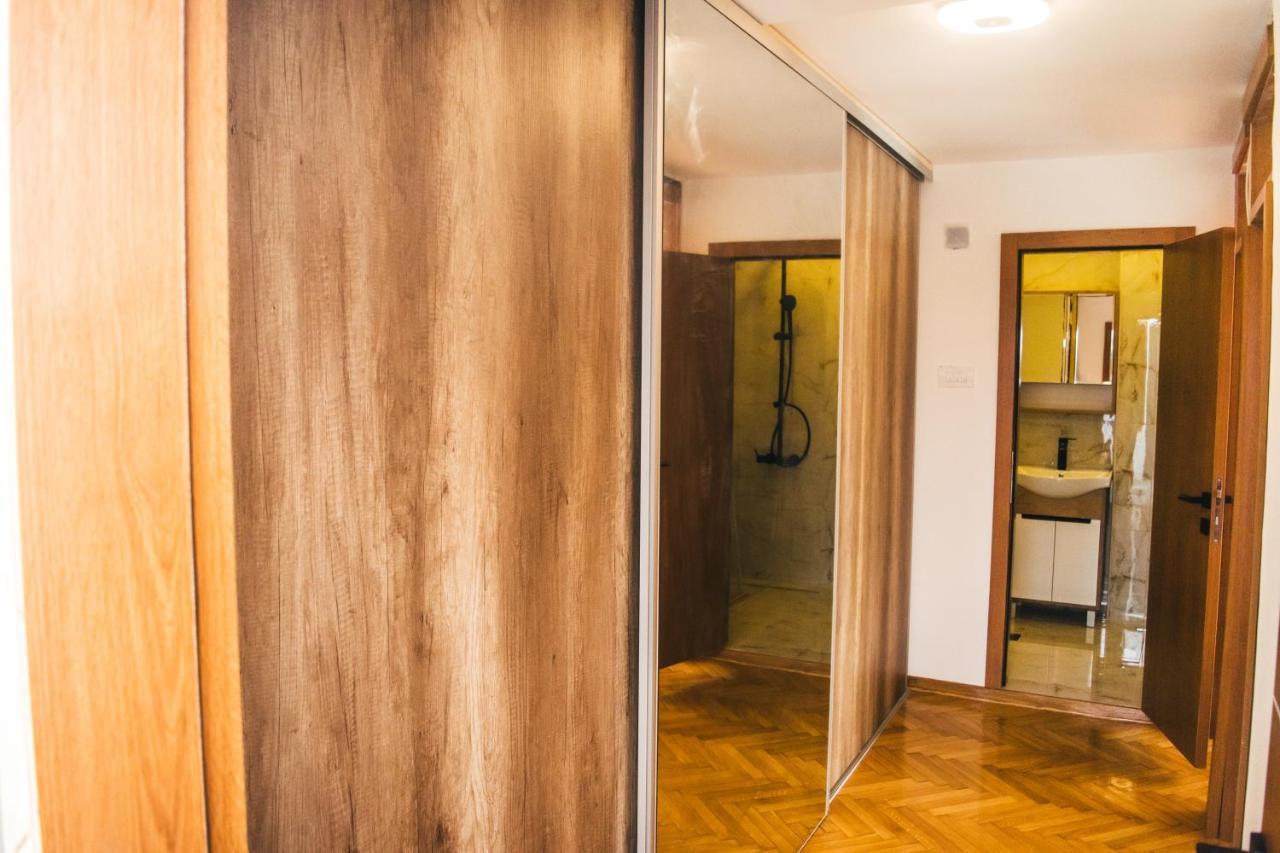 Aparment Theatre Apartment Nis Ngoại thất bức ảnh