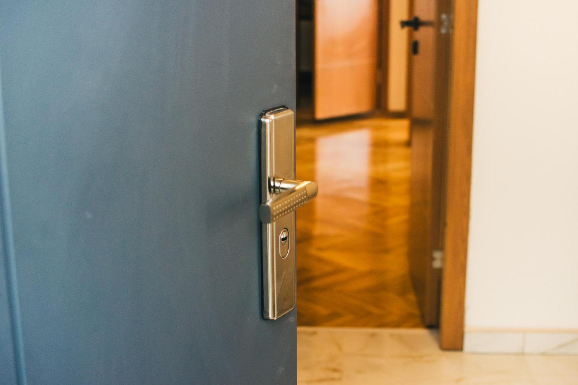 Aparment Theatre Apartment Nis Ngoại thất bức ảnh