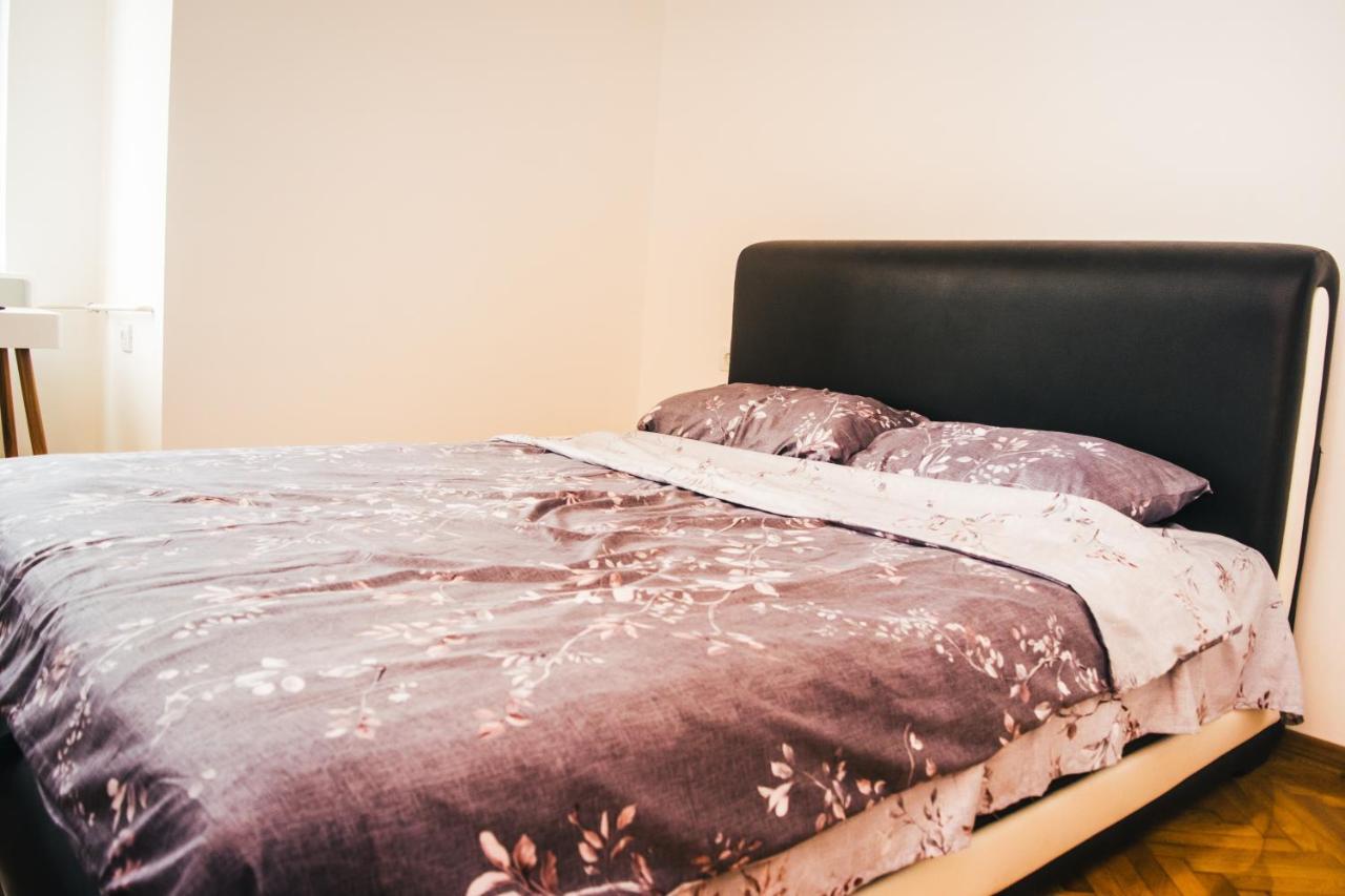 Aparment Theatre Apartment Nis Ngoại thất bức ảnh